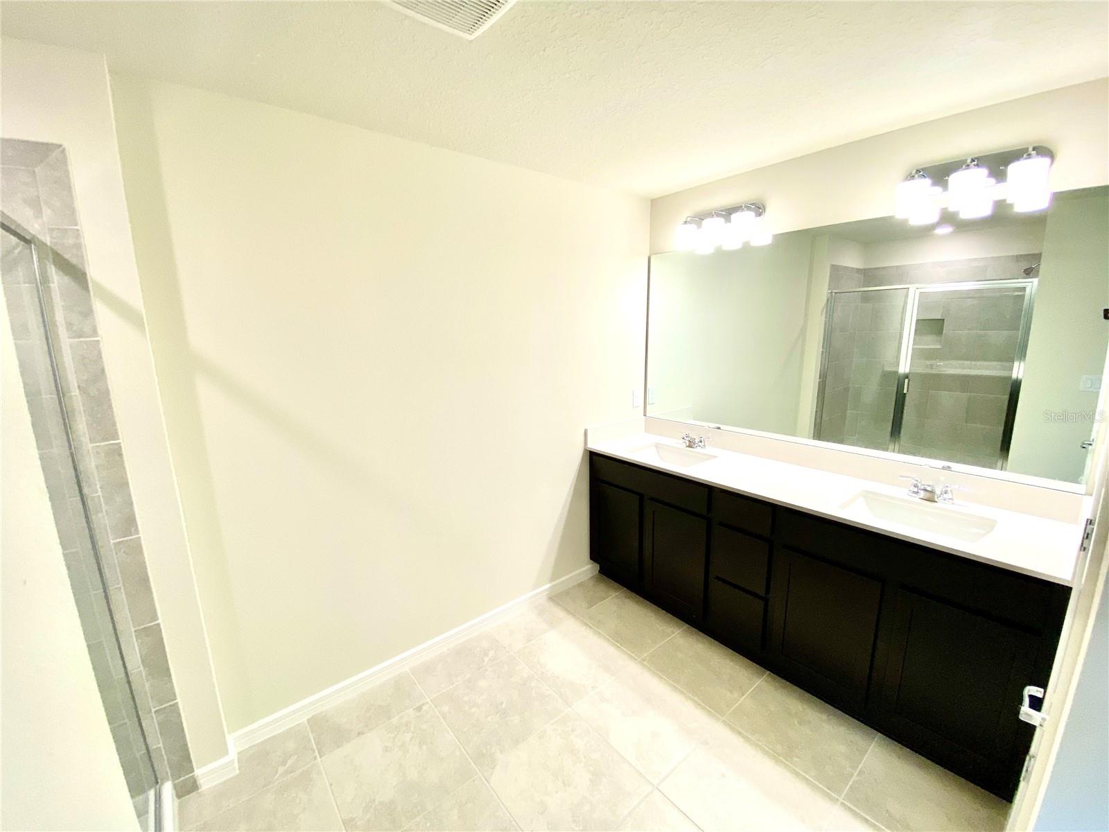 Image 15 of 21 For 2843 Stunning Avenue