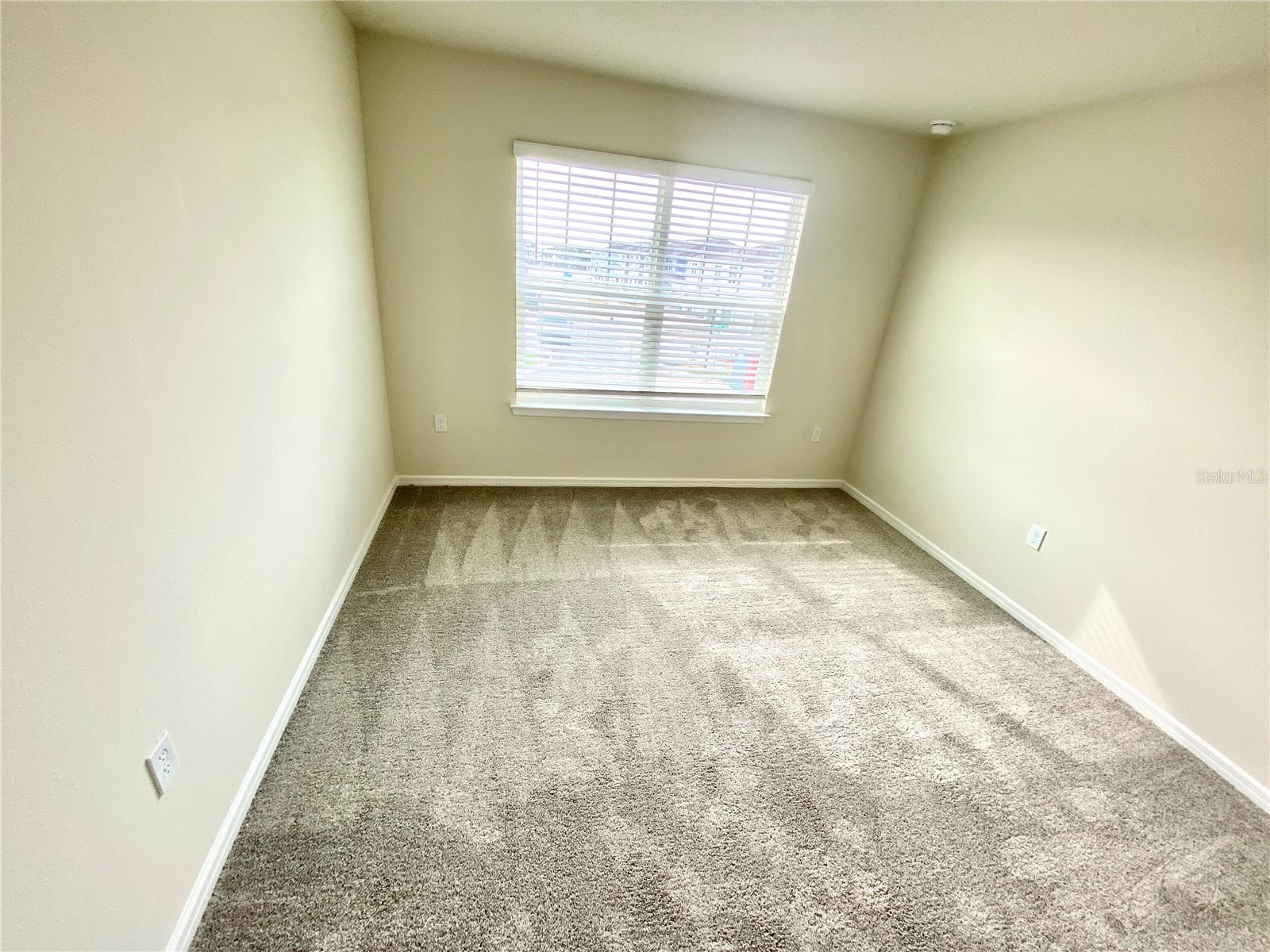 Image 20 of 21 For 2843 Stunning Avenue