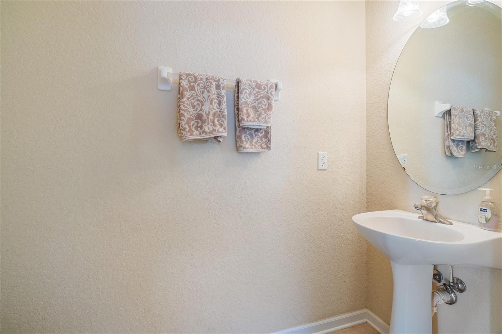 Image 33 of 47 For 8650 Abbotsbury Drive