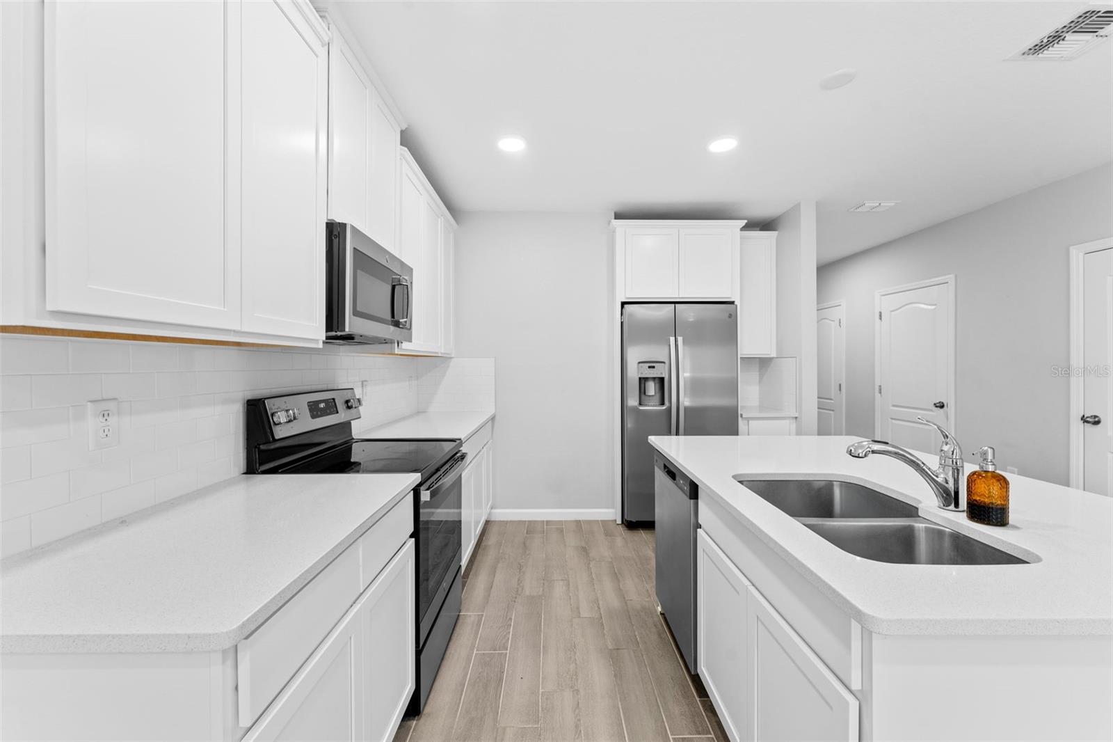 Image 10 of 40 For 3137 Riverboat Way