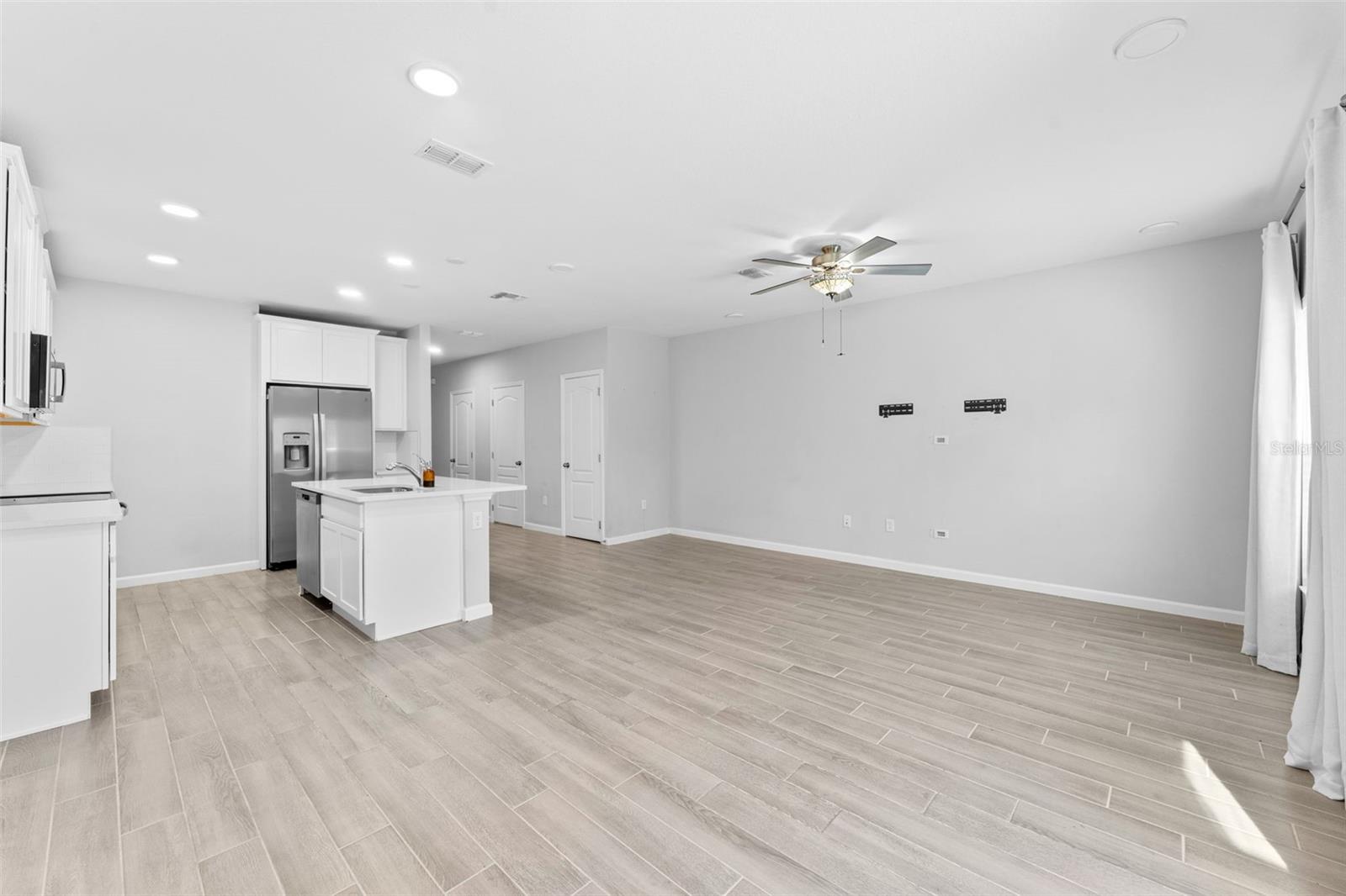 Image 14 of 40 For 3137 Riverboat Way