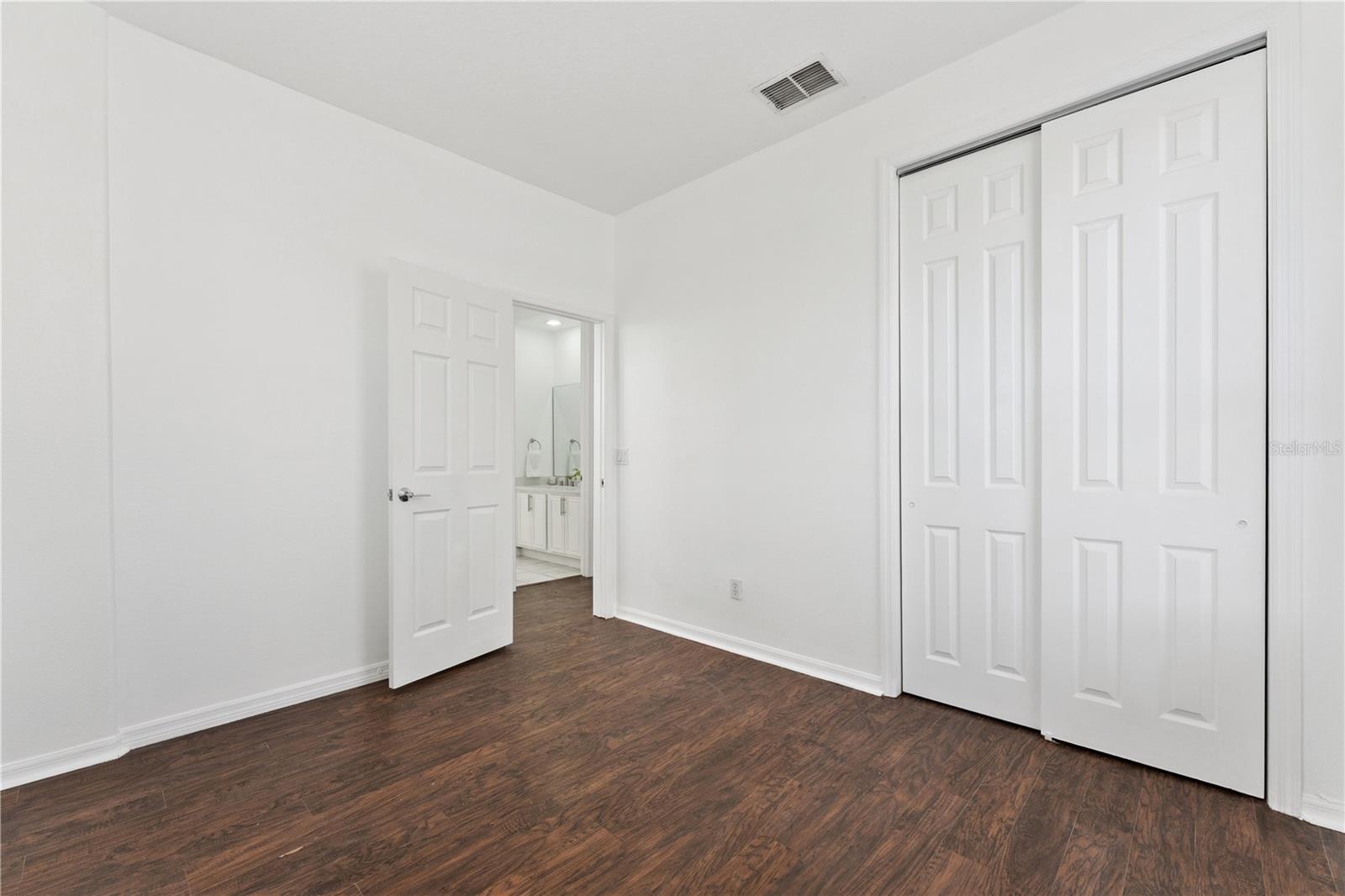 Image 25 of 37 For 14324 Fieldstone Lake Way