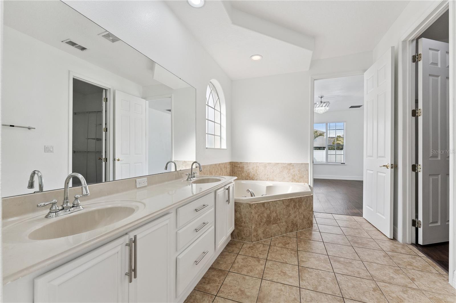 Image 29 of 37 For 14324 Fieldstone Lake Way