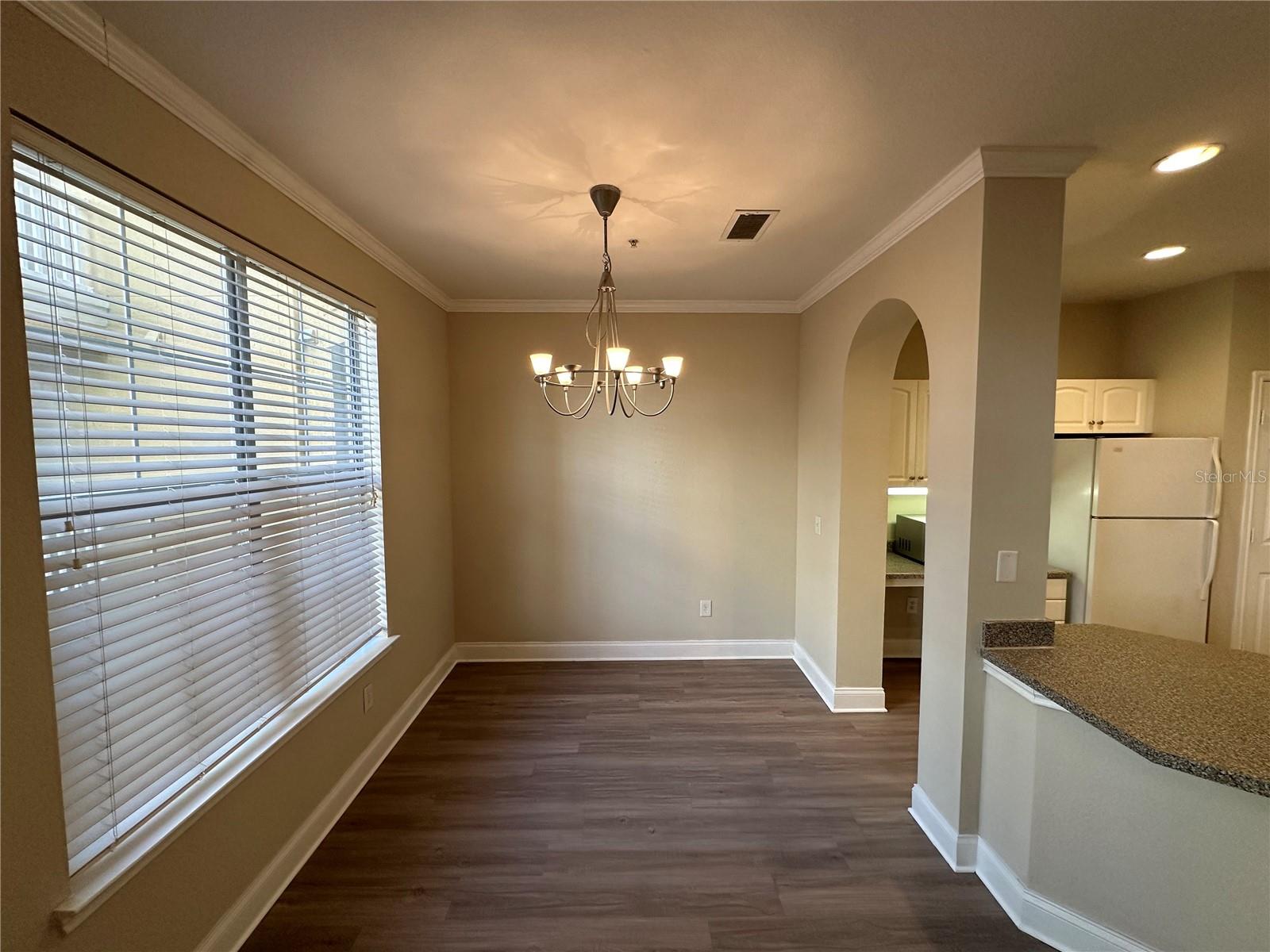 Image 6 of 18 For 860 Orange Avenue 212