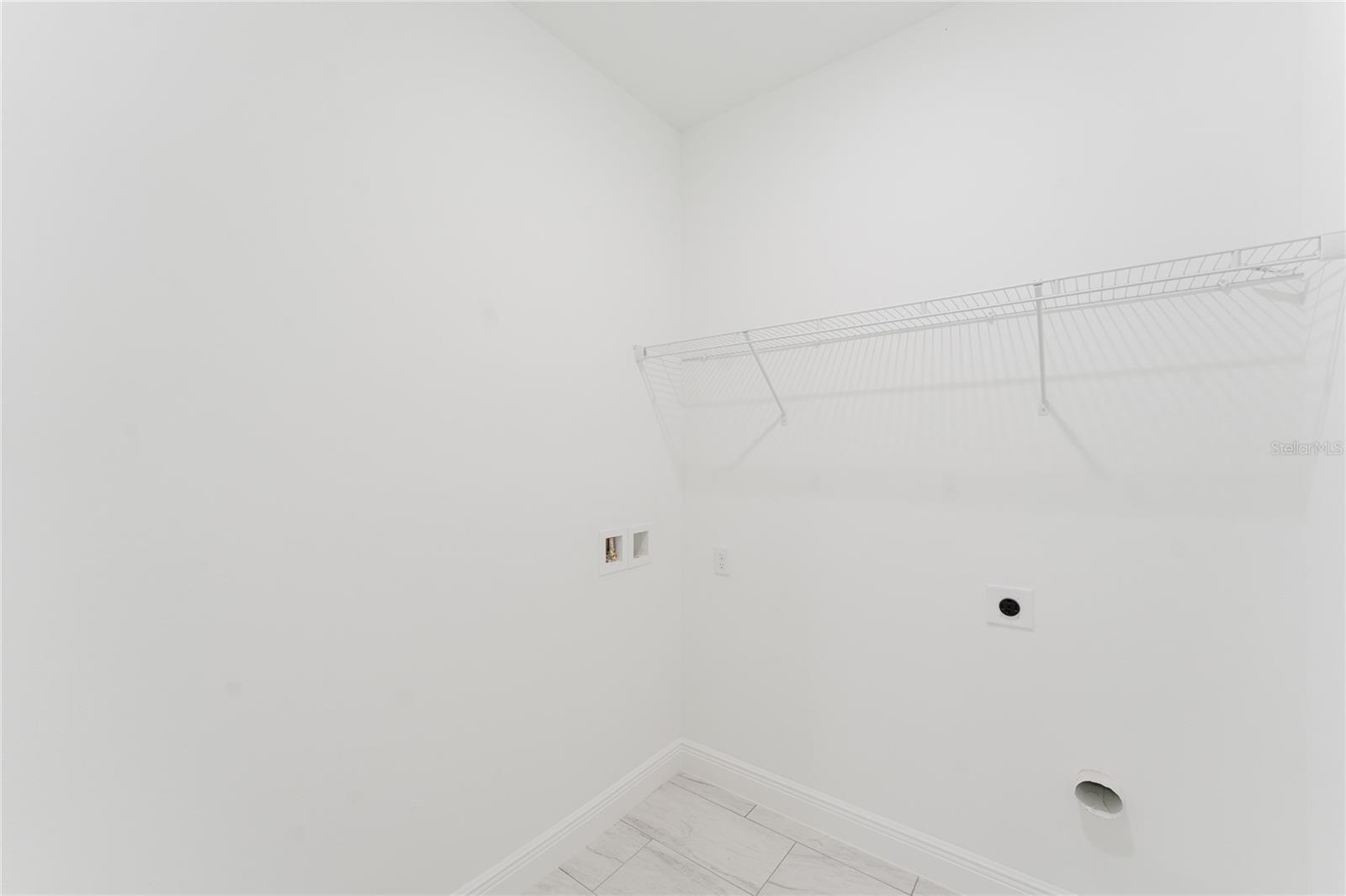 Image 9 of 24 For 627 Glenhaven Drive