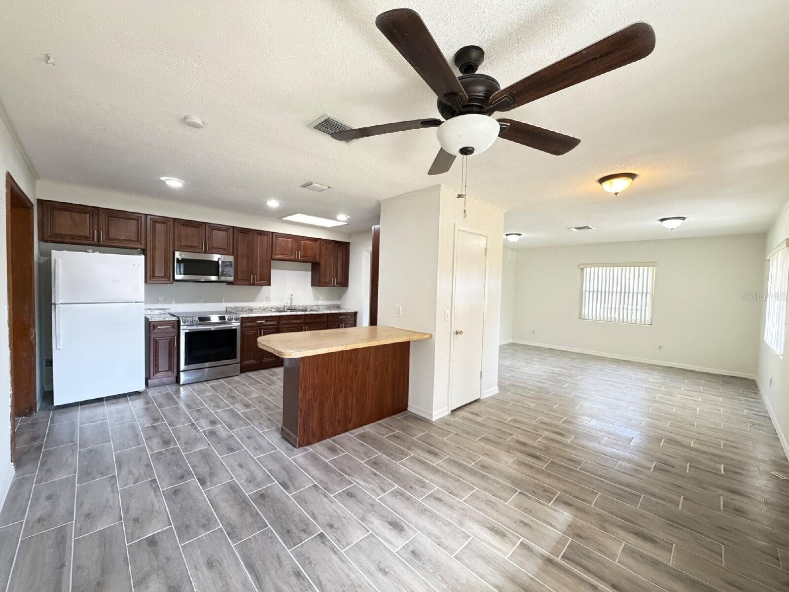 Image 5 of 21 For 1527 Leeway Avenue