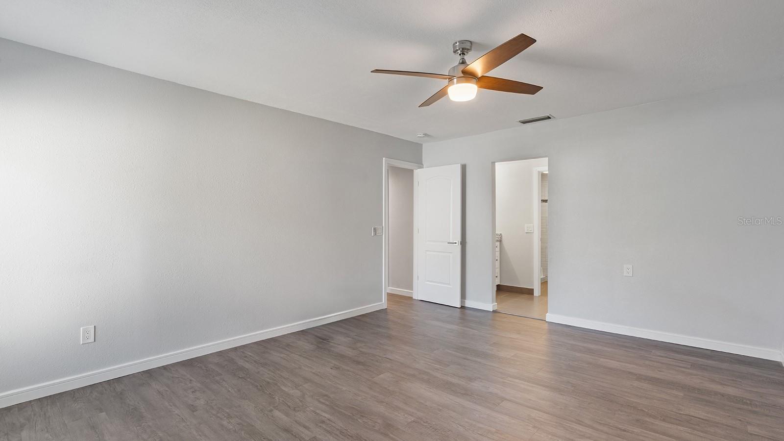 Image 16 of 35 For 670 Lake Villas Drive C