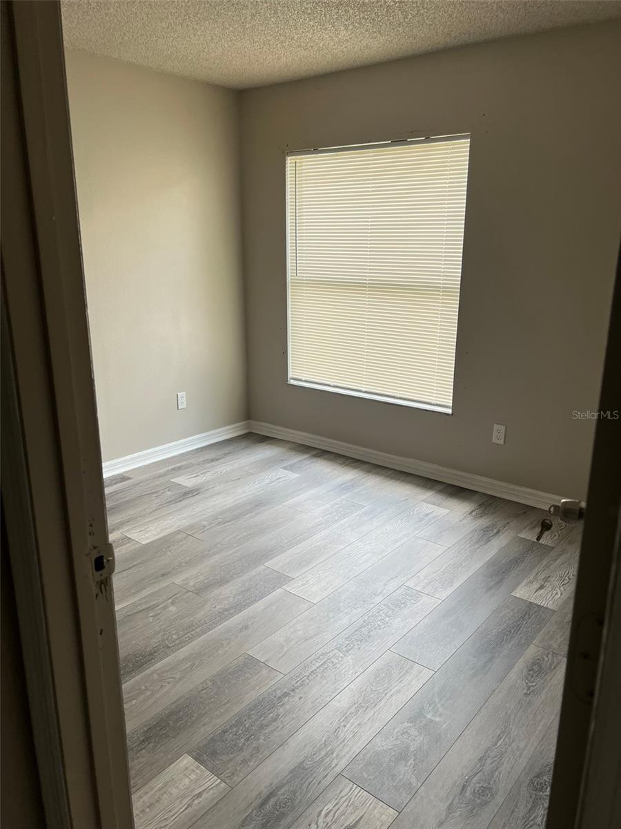 Image 15 of 29 For 319 Eaton Street