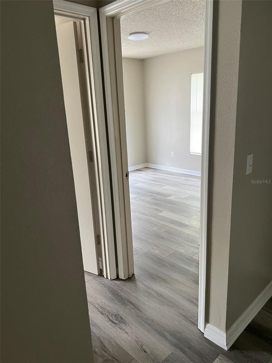 Image 18 of 29 For 319 Eaton Street