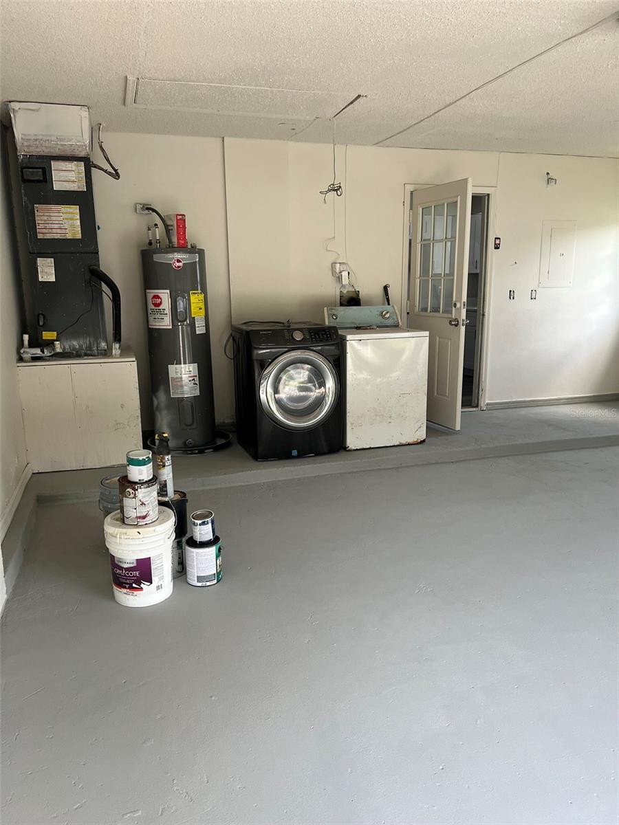 Image 20 of 29 For 319 Eaton Street