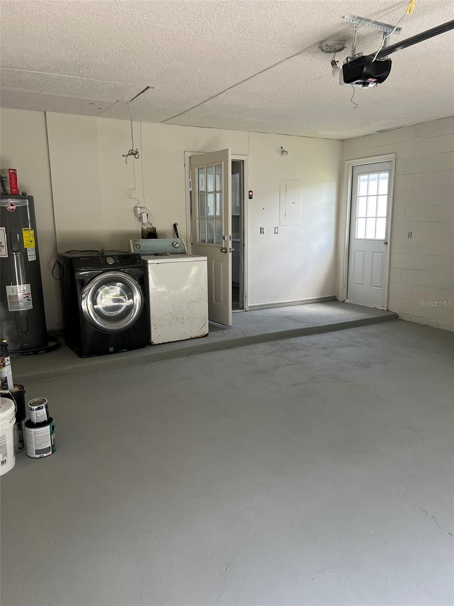 Image 21 of 29 For 319 Eaton Street