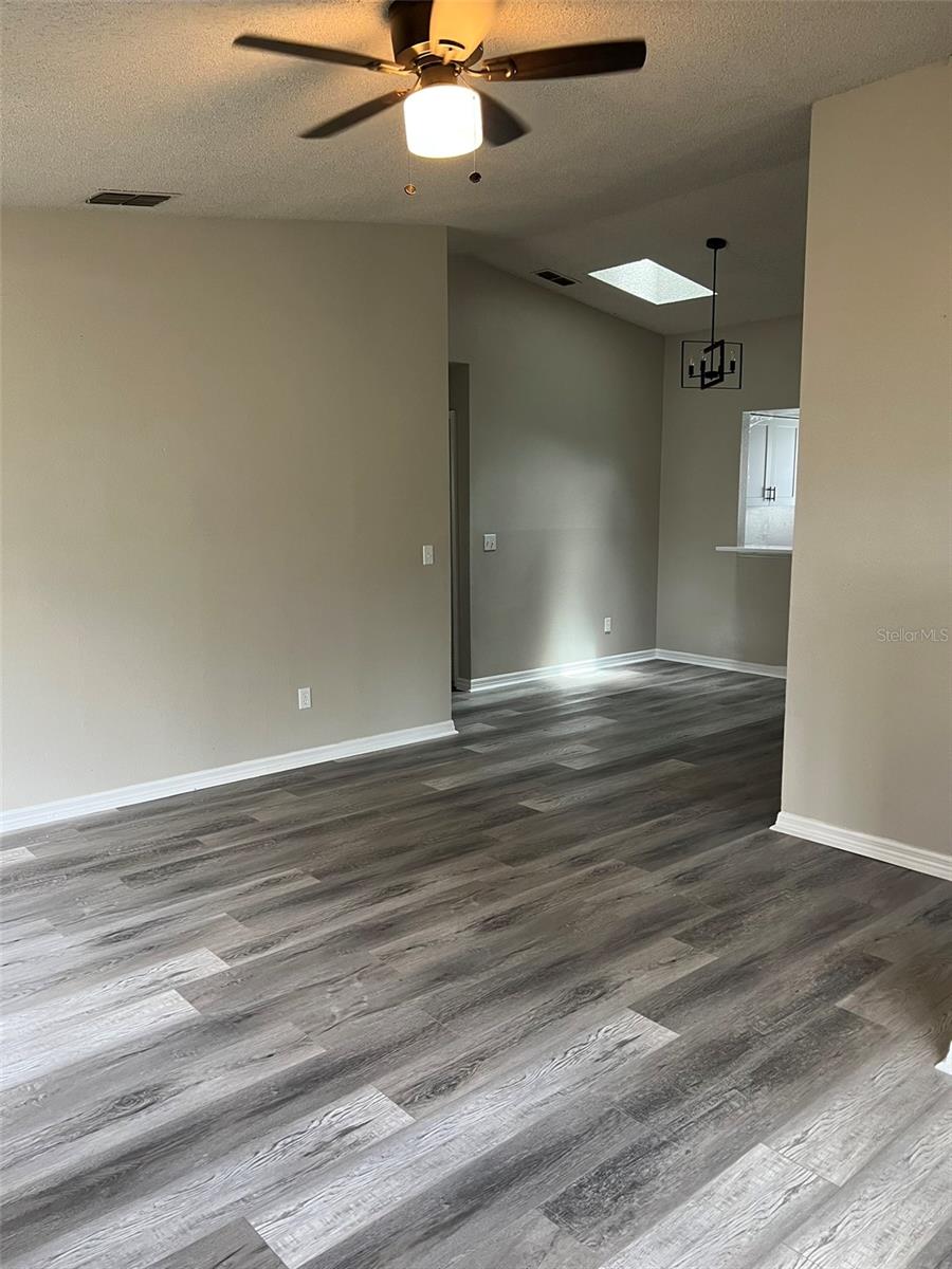 Image 25 of 29 For 319 Eaton Street