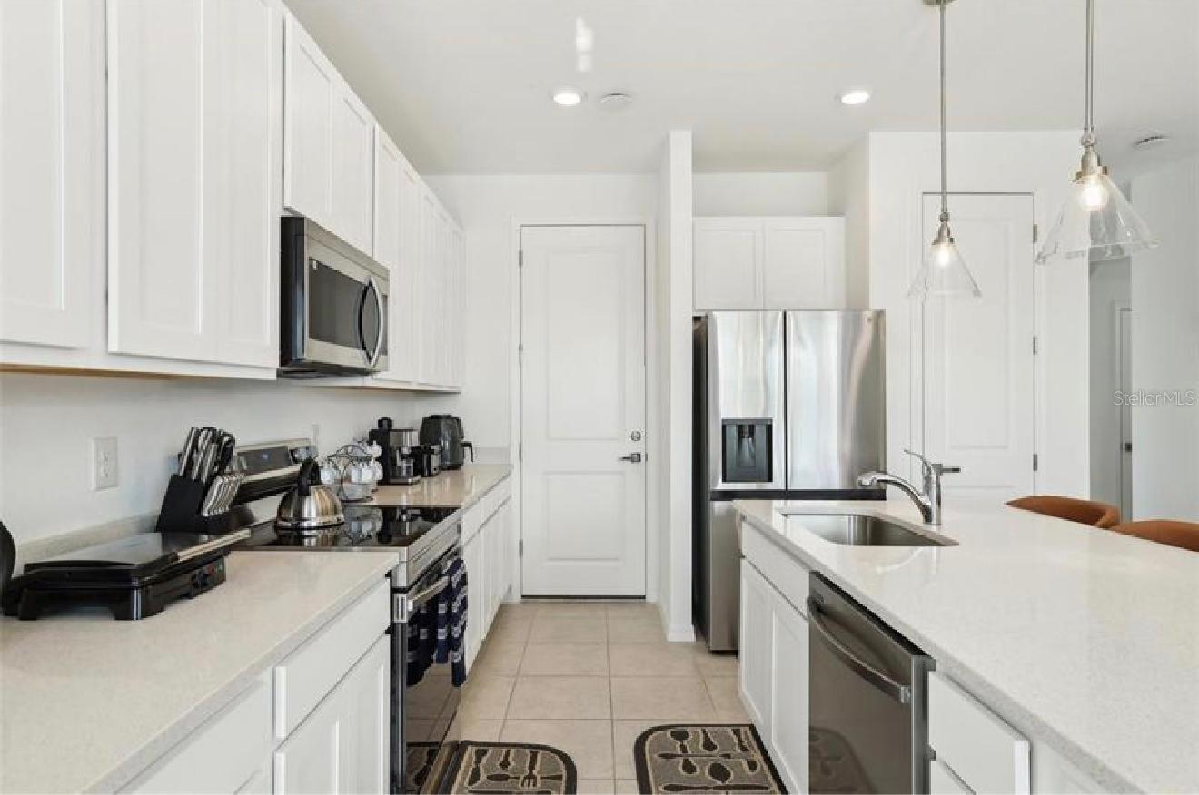 Image 13 of 43 For 646 Longboat Drive 646