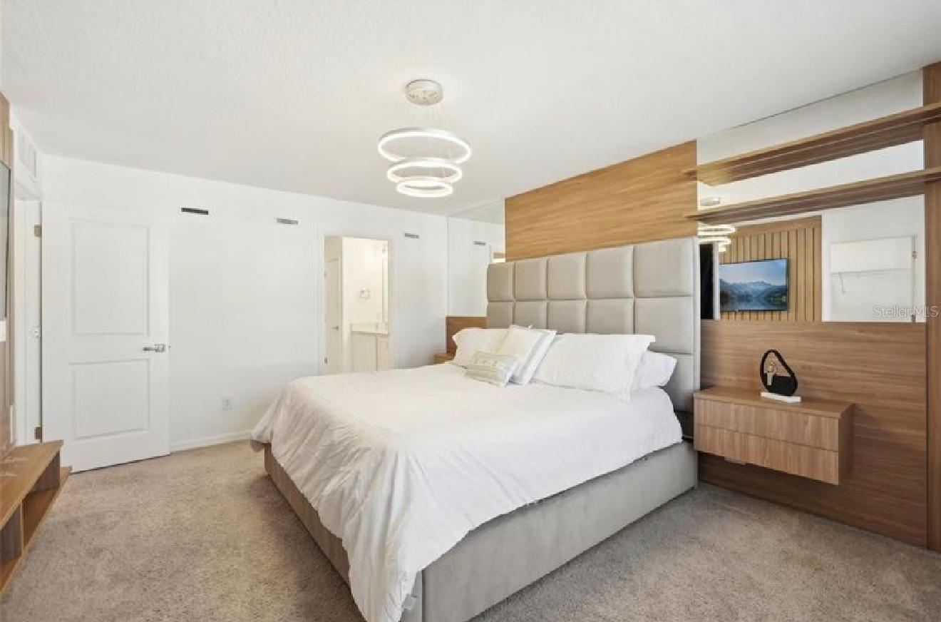 Image 20 of 43 For 646 Longboat Drive 646