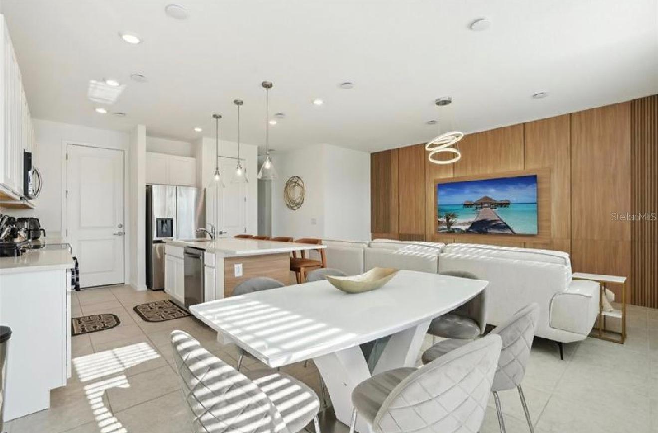 Image 9 of 43 For 646 Longboat Drive 646