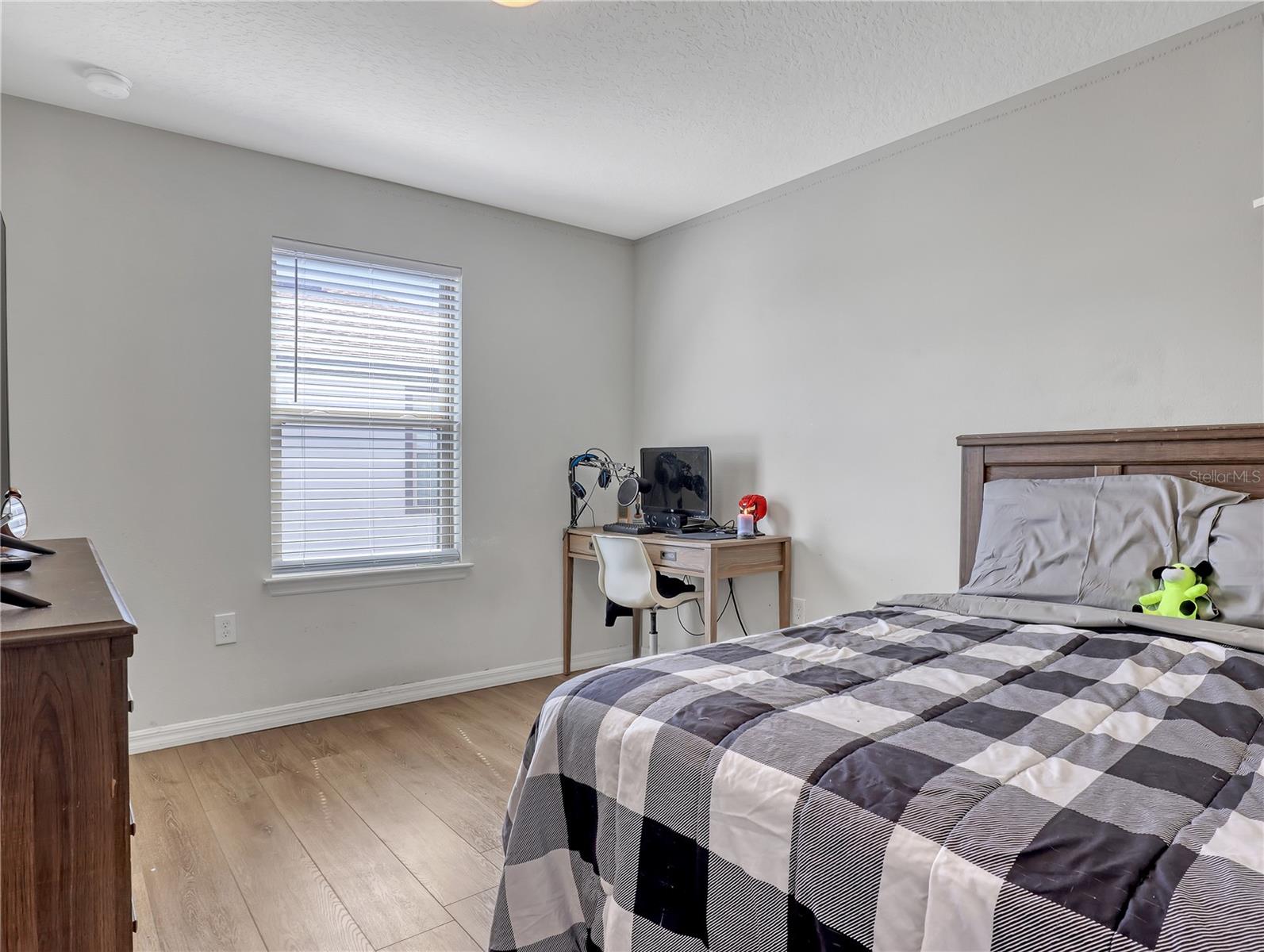 Image 7 of 9 For 1749 Cayman Cove Circle