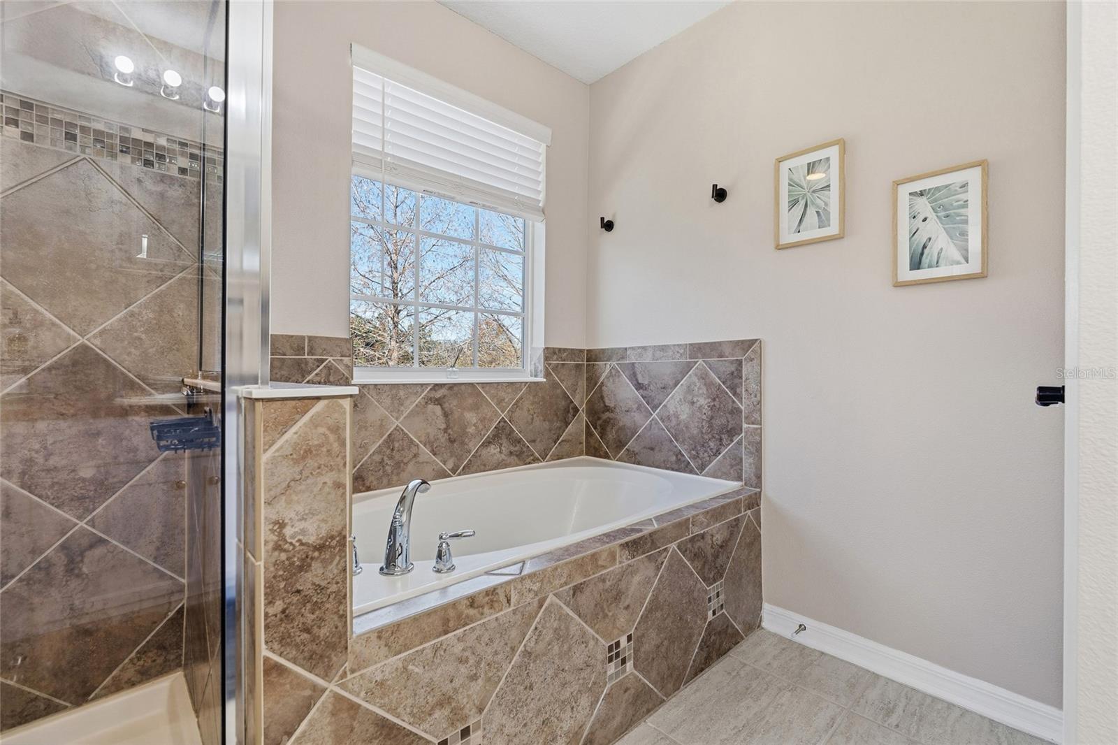 Image 22 of 36 For 2675 River Landing Drive