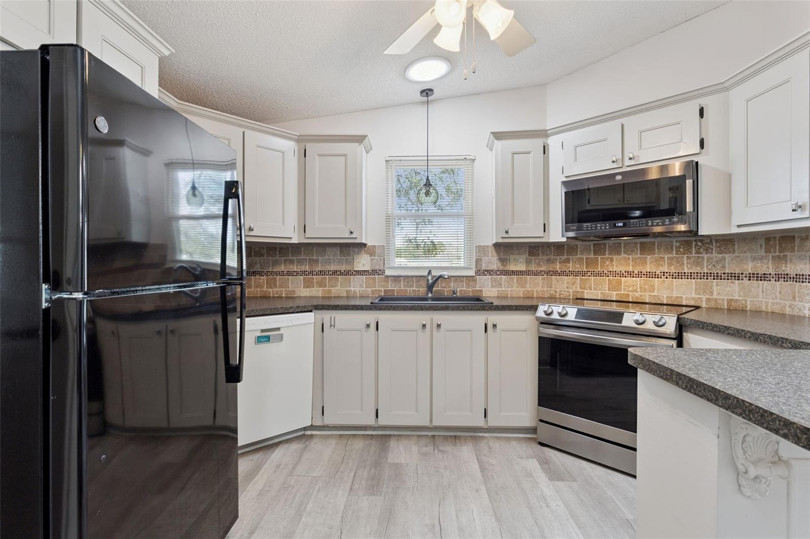 Image 8 of 20 For 1612 Schwartz Boulevard