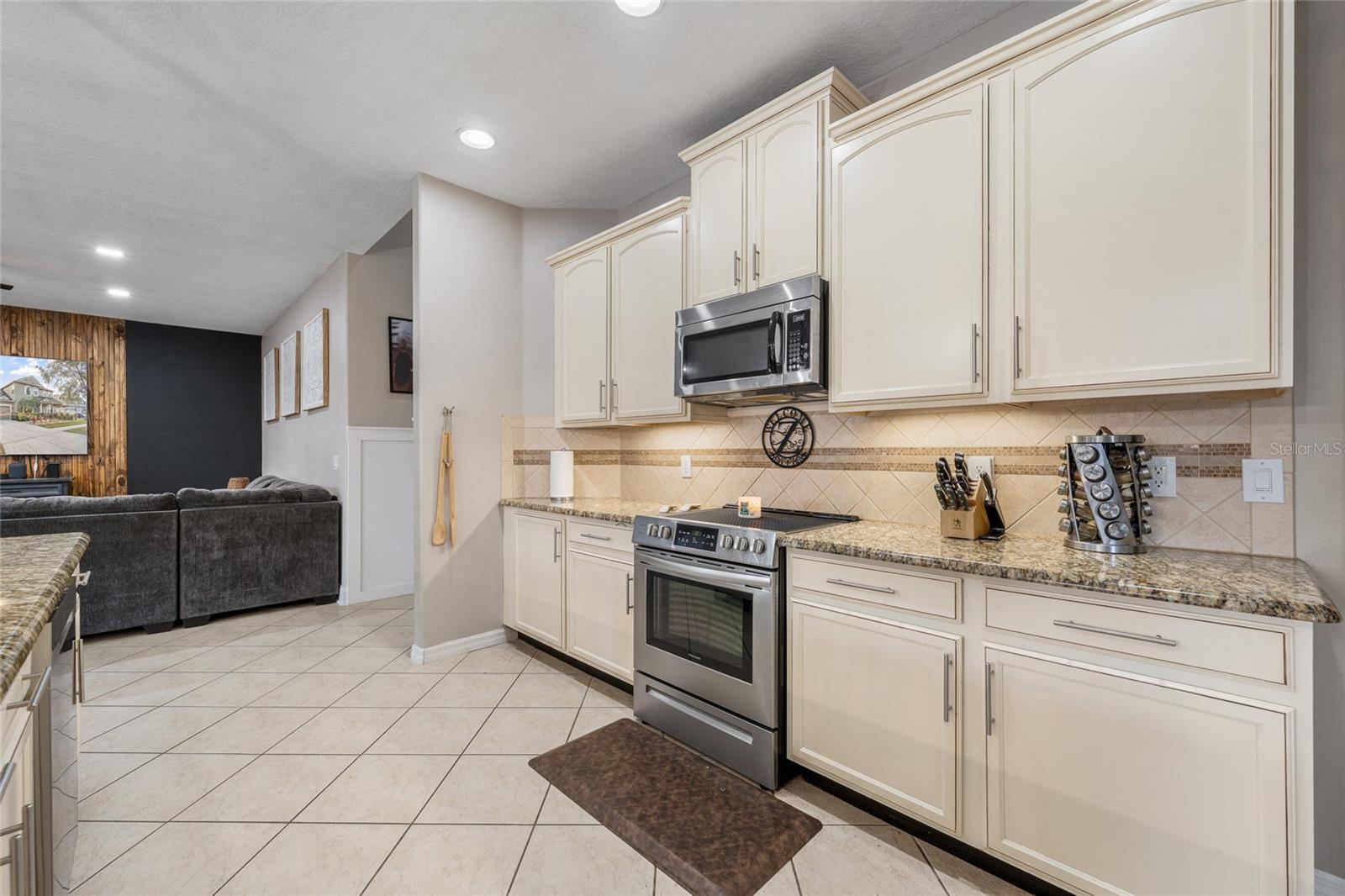 Image 14 of 52 For 3830 Marietta Way