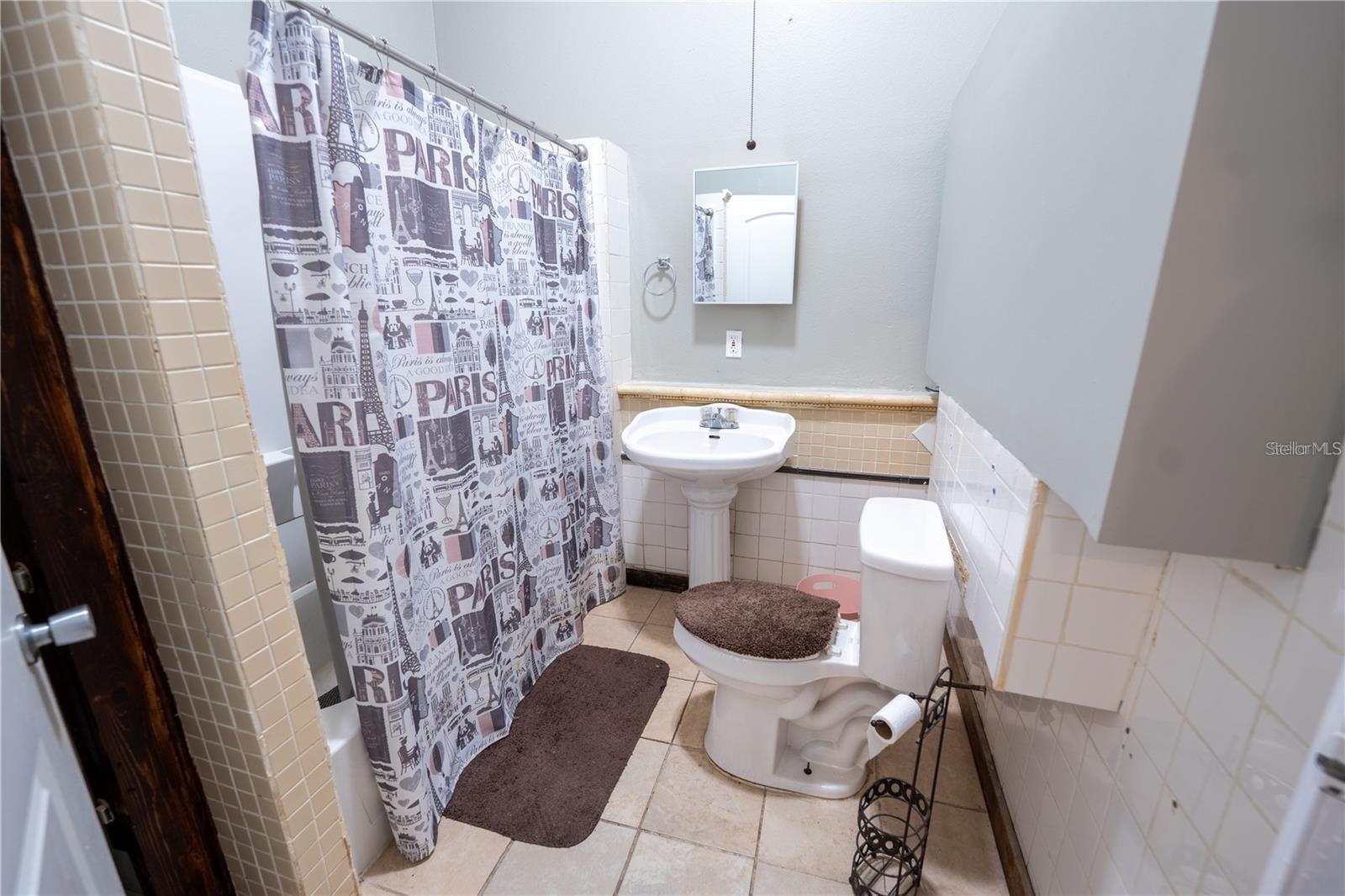 Image 11 of 25 For 535 Division Street