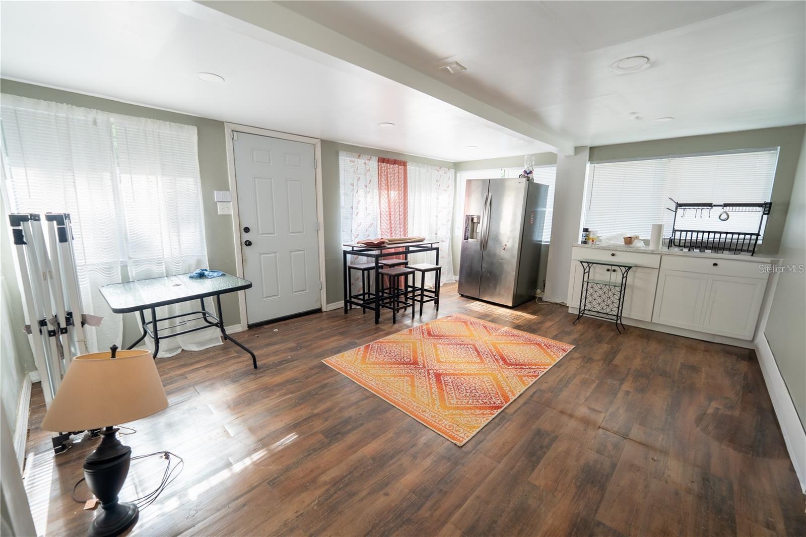 Image 12 of 25 For 535 Division Street