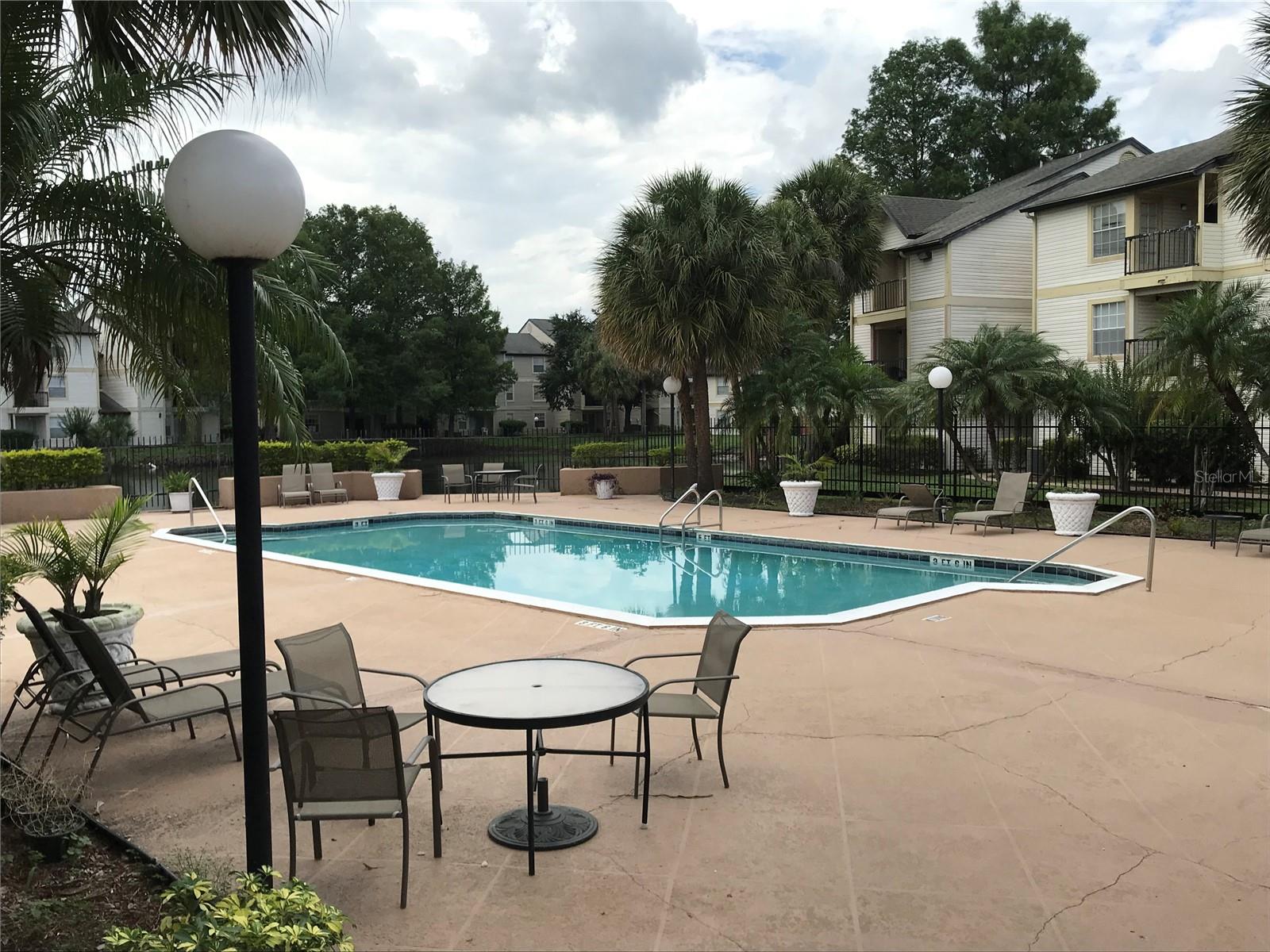 Image 11 of 12 For 1916 Lake Atriums Circle 28