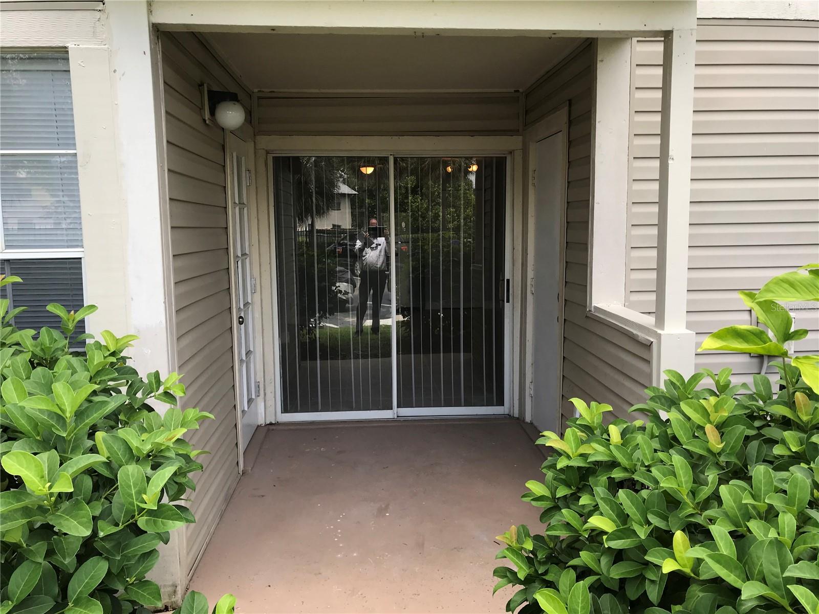 Image 9 of 12 For 1916 Lake Atriums Circle 28