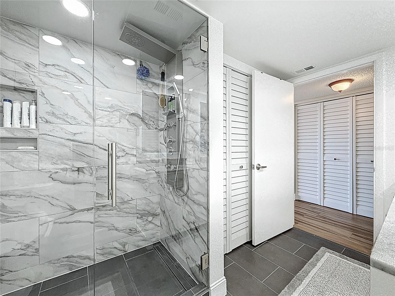 Image 13 of 25 For 1581 Gulf Boulevard 102n