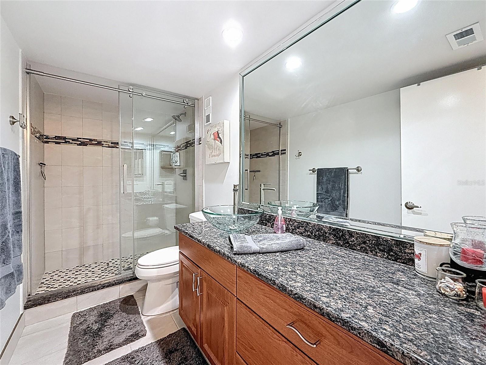 Image 16 of 25 For 1581 Gulf Boulevard 102n