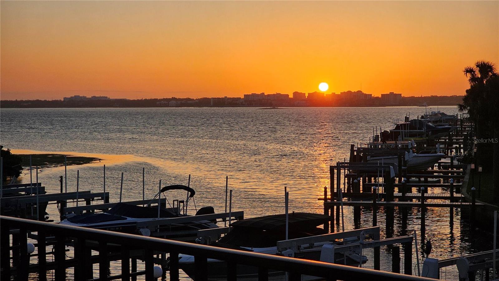 Image 24 of 25 For 1581 Gulf Boulevard 102n