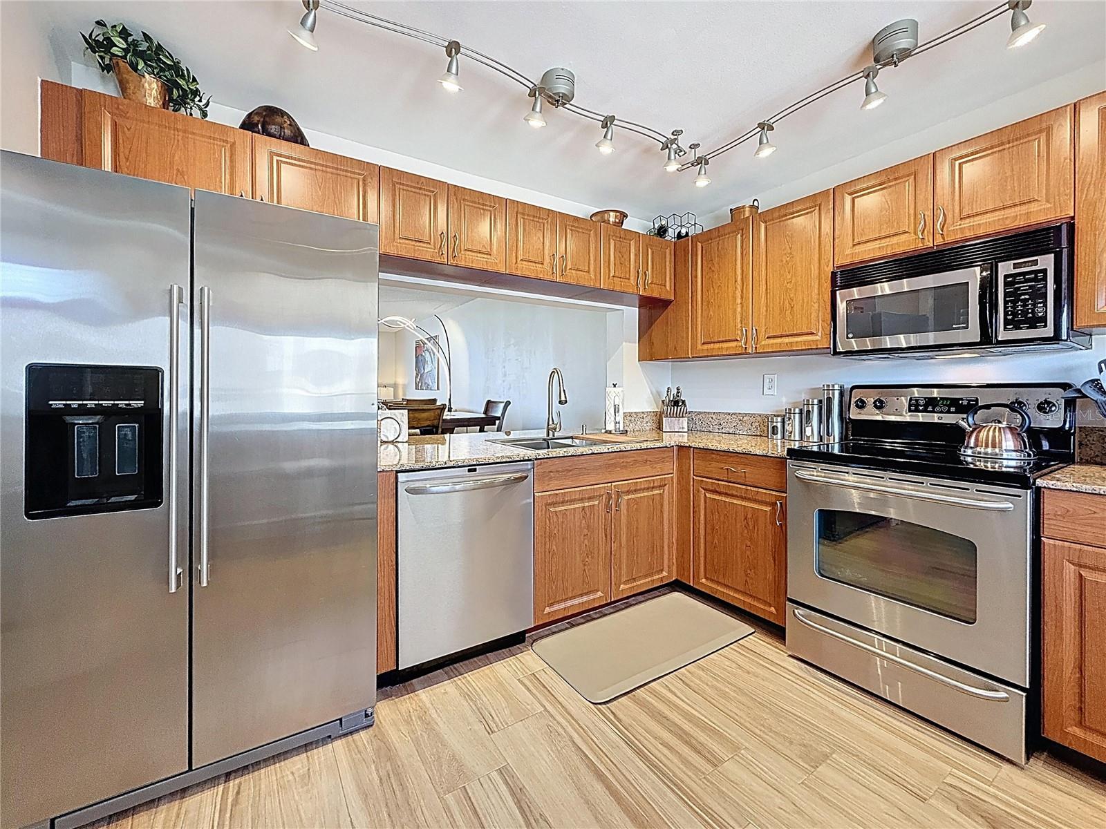 Image 5 of 25 For 1581 Gulf Boulevard 102n