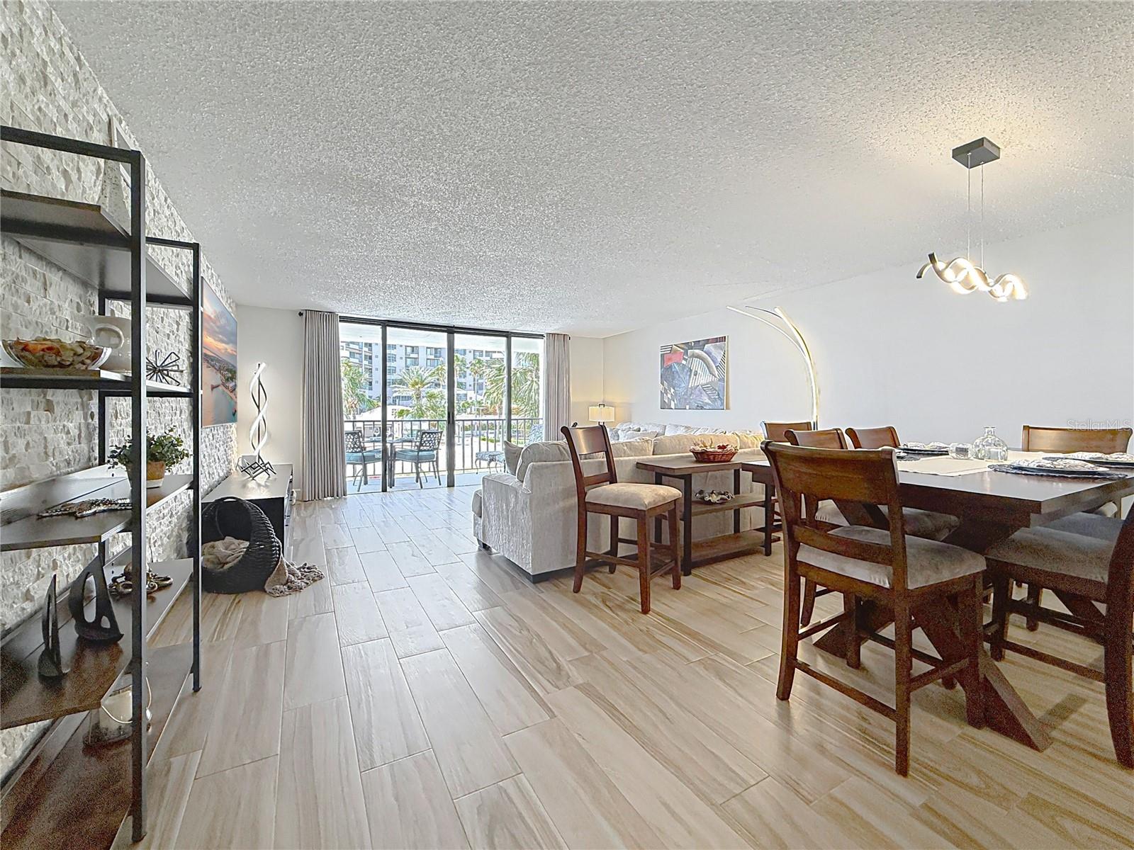 Image 7 of 25 For 1581 Gulf Boulevard 102n