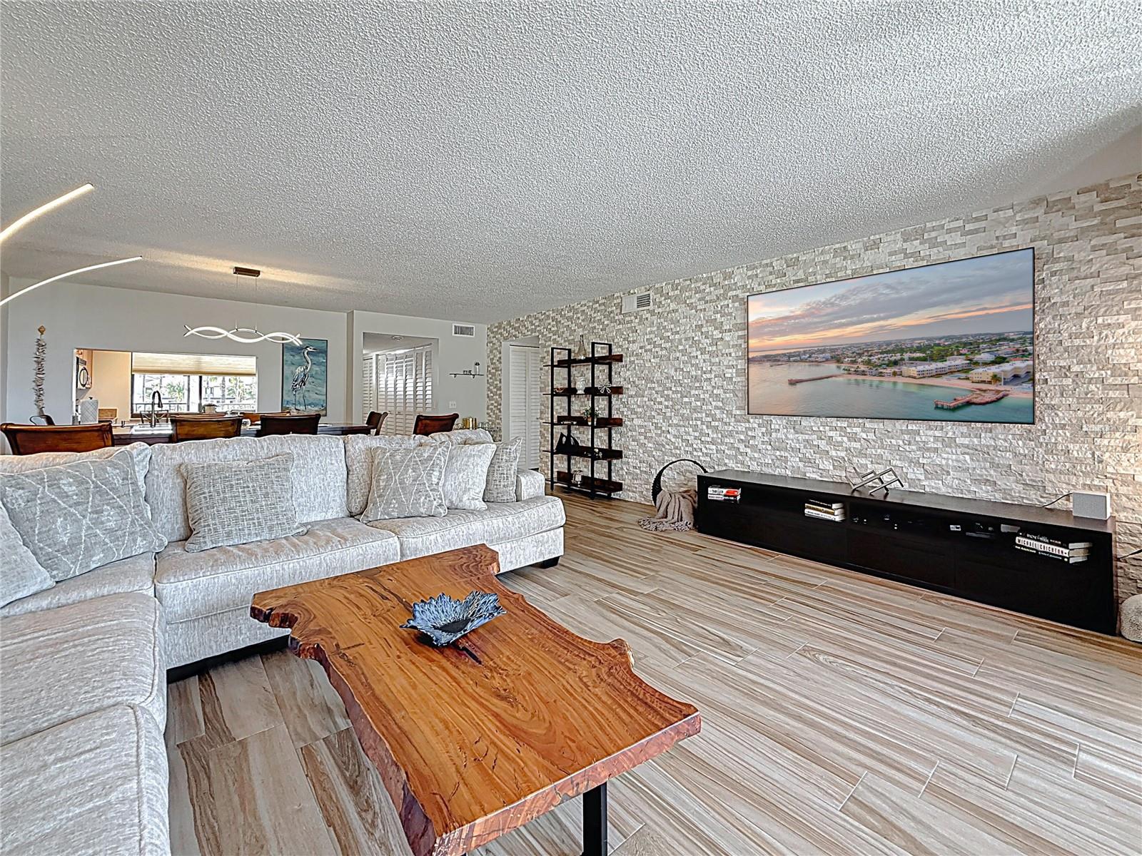 Image 9 of 25 For 1581 Gulf Boulevard 102n