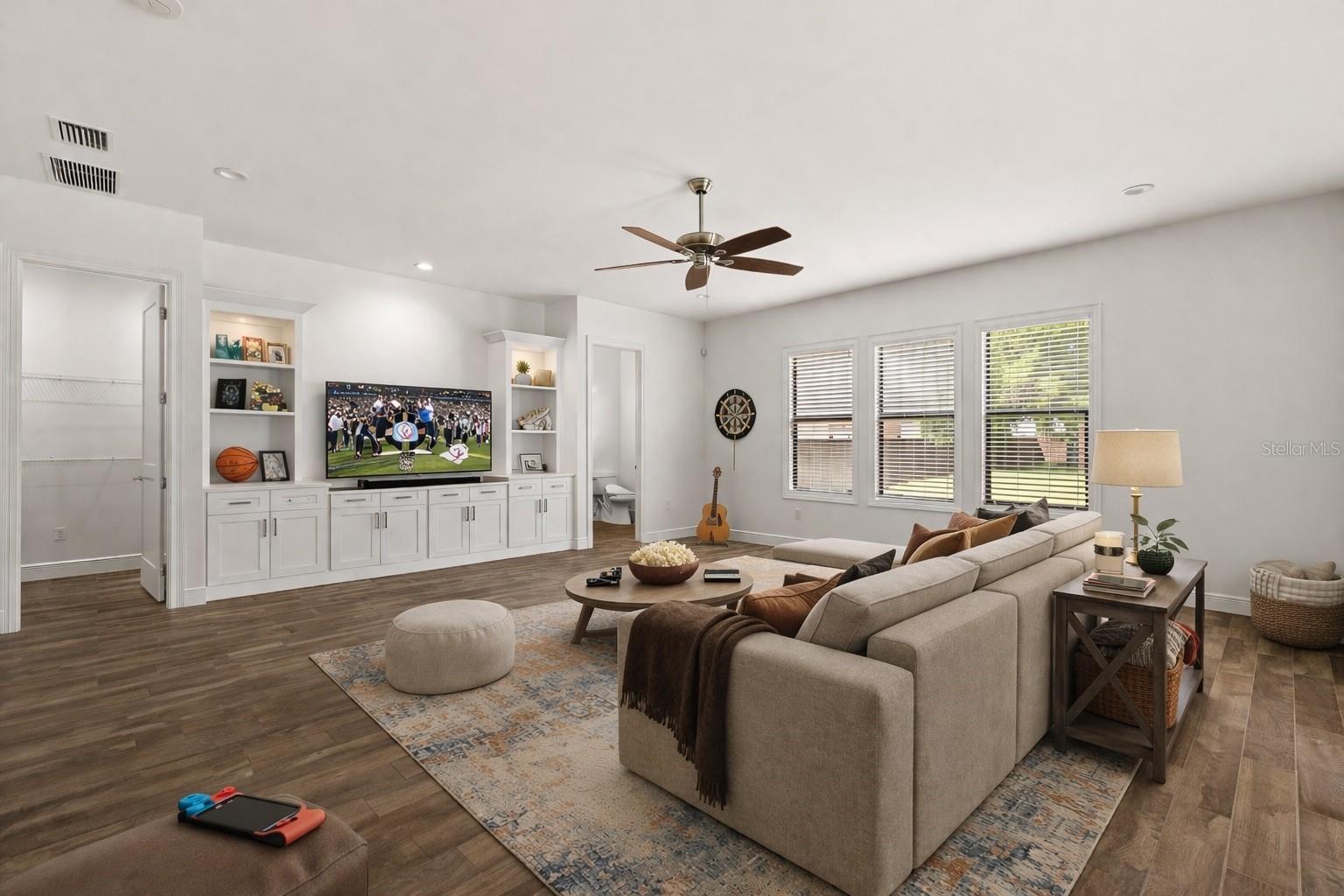 Image 16 of 41 For 1420 Dingens Avenue