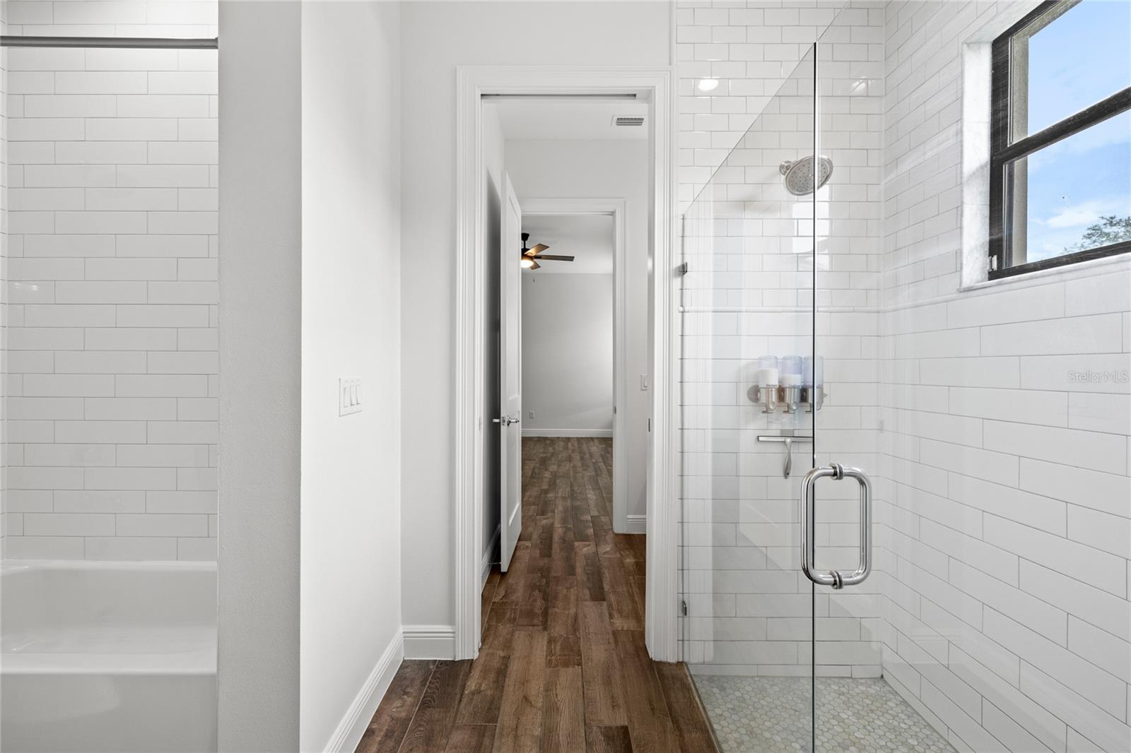 Image 21 of 41 For 1420 Dingens Avenue