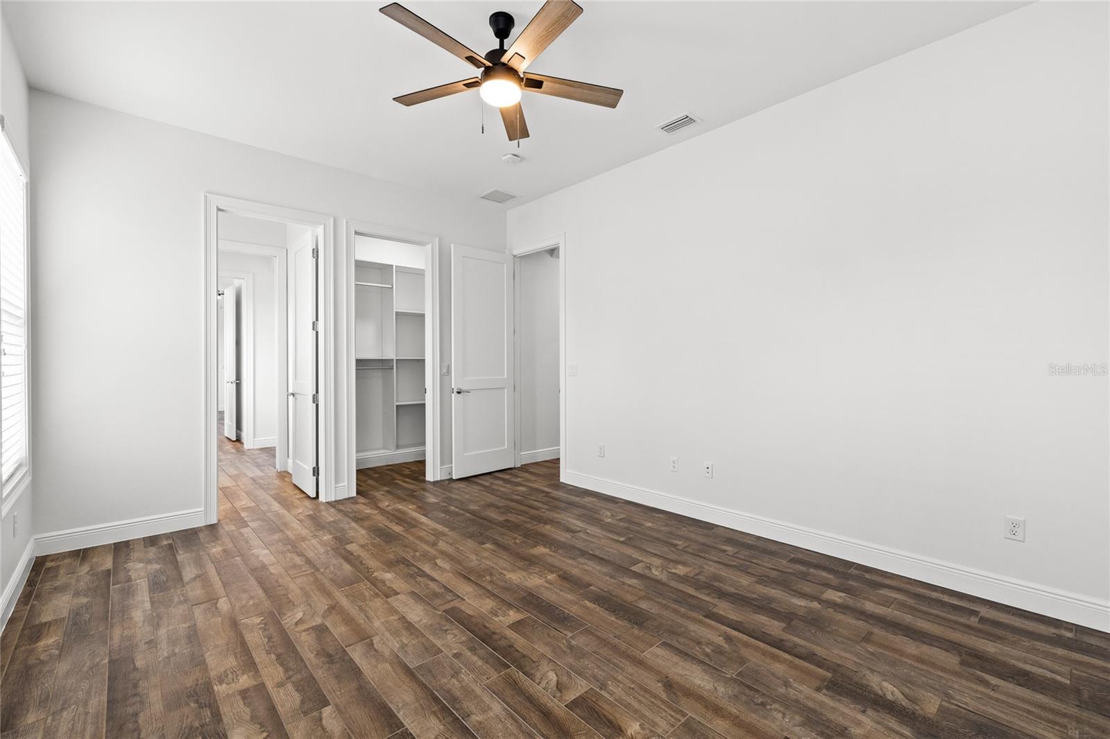 Image 23 of 41 For 1420 Dingens Avenue