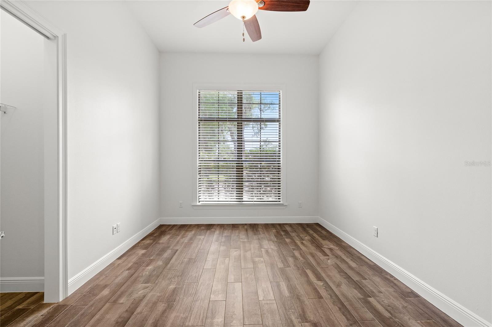 Image 28 of 41 For 1420 Dingens Avenue