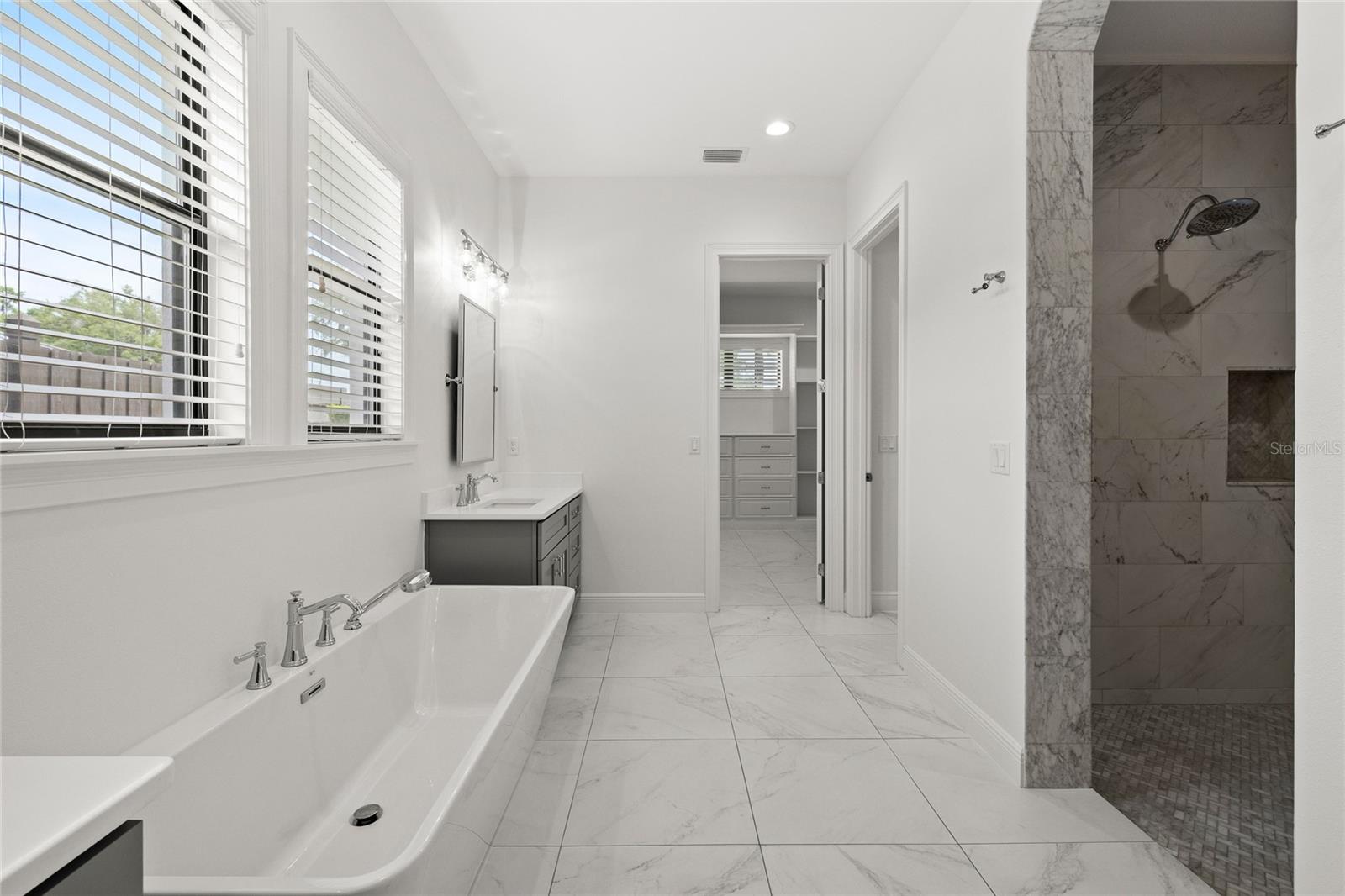 Image 32 of 41 For 1420 Dingens Avenue