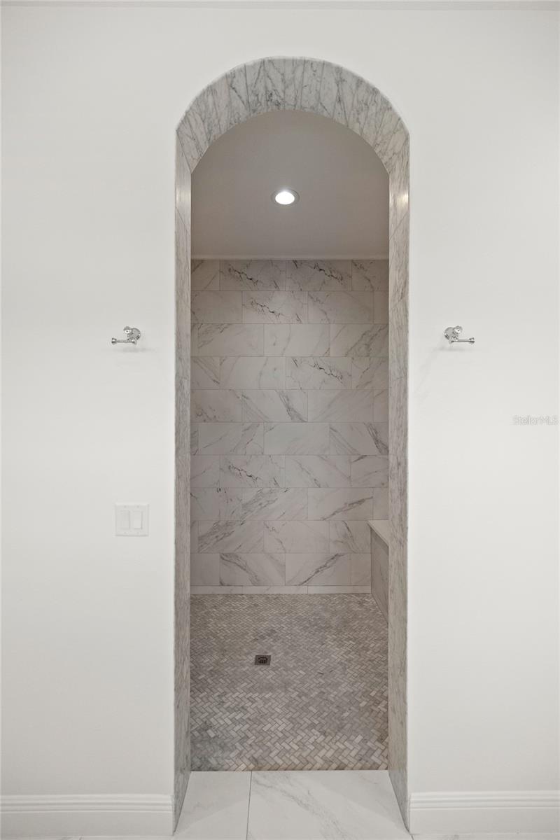 Image 35 of 41 For 1420 Dingens Avenue