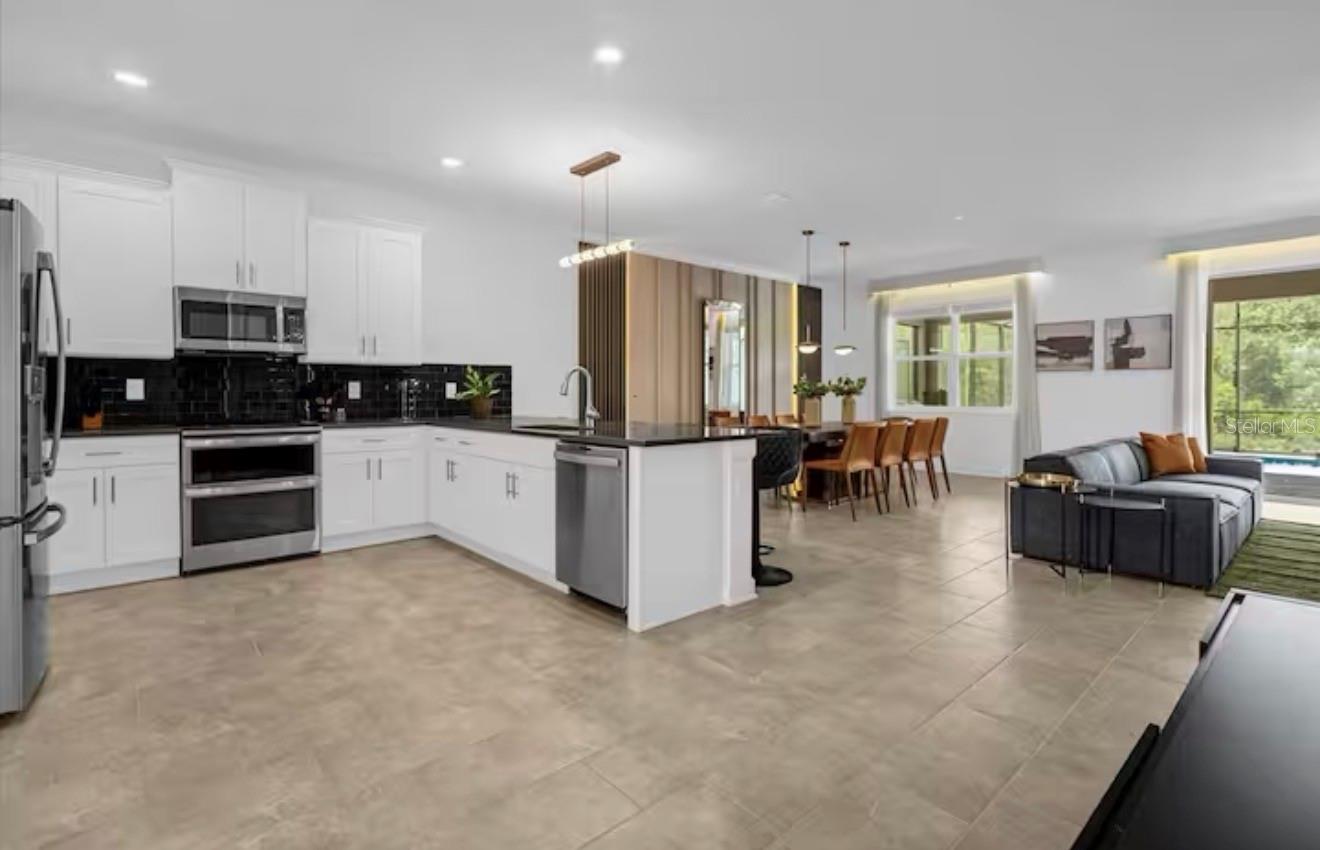 Image 14 of 83 For 2992 Penelope Loop