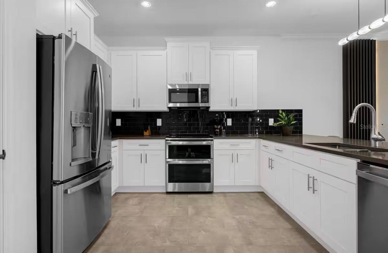 Image 15 of 83 For 2992 Penelope Loop