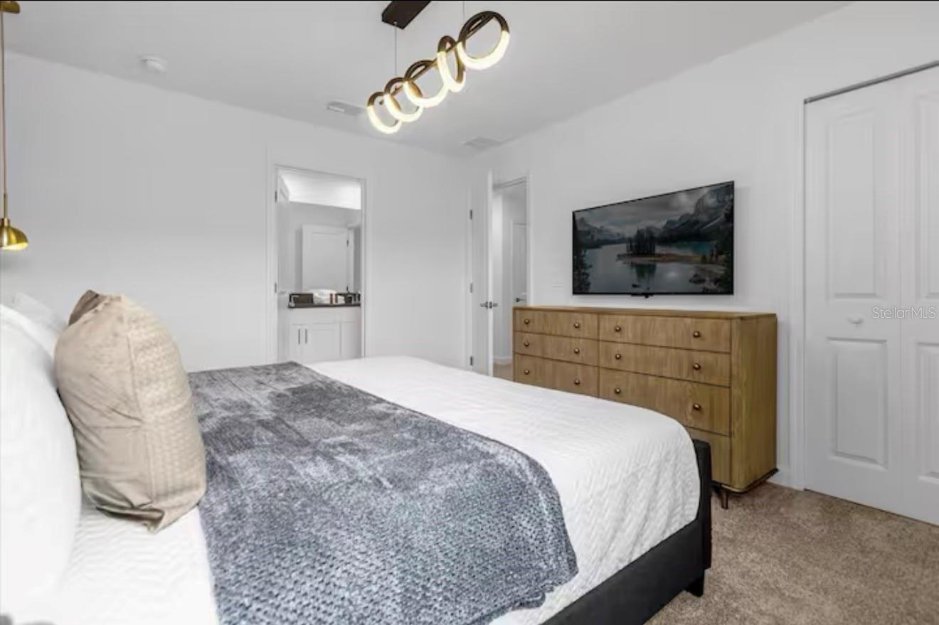 Image 37 of 83 For 2992 Penelope Loop