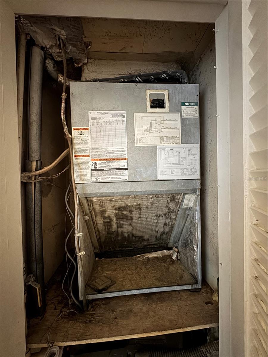 Image 11 of 17 For 1748 El Camino Road 1