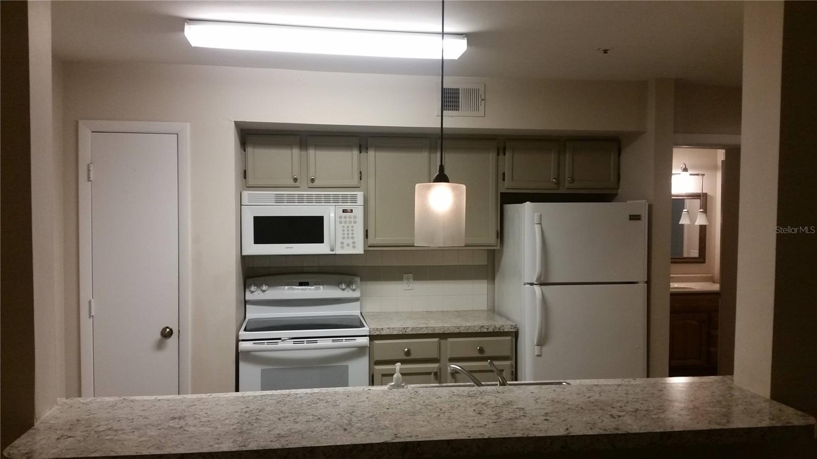 Image 6 of 15 For 486 Pin Oak Place 108