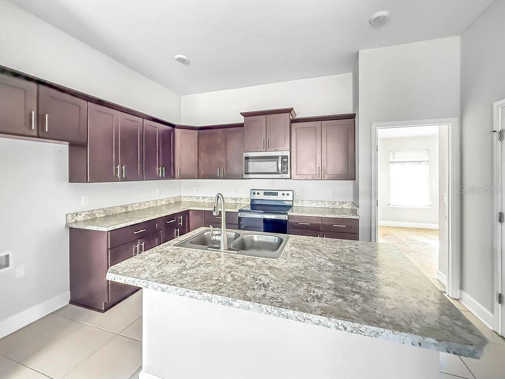 Image 8 of 24 For 100 Rivertown Road