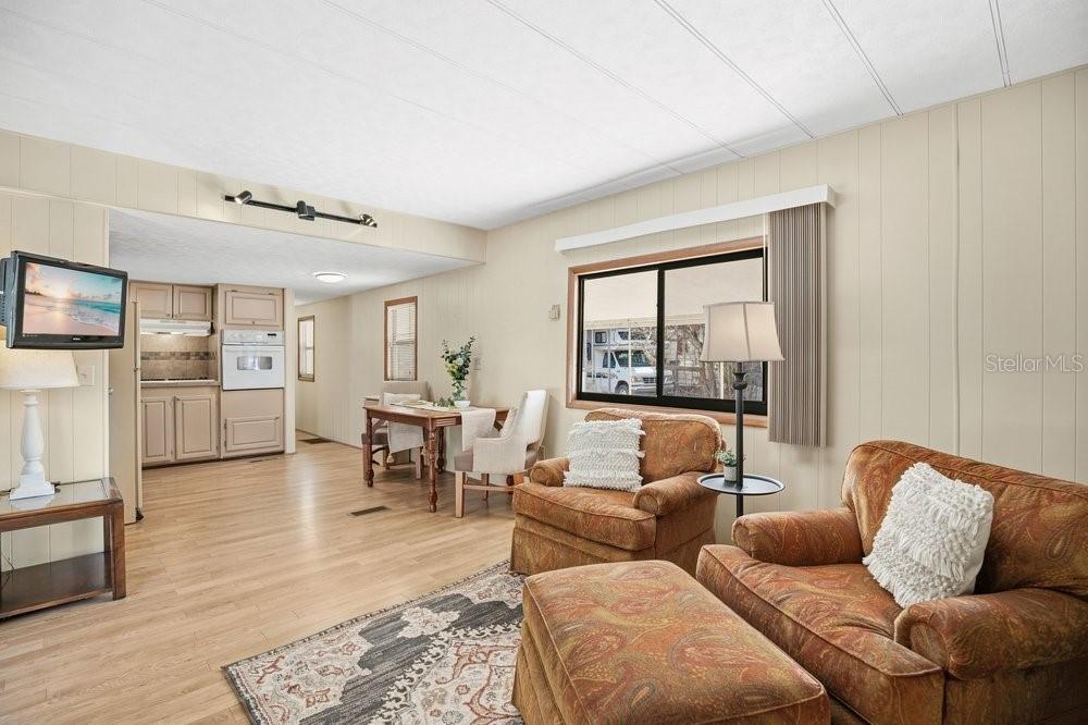 Image 10 of 43 For 6 Florence Boulevard