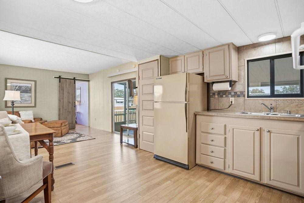 Image 11 of 43 For 6 Florence Boulevard