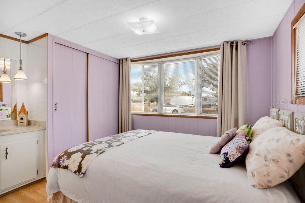 Image 17 of 43 For 6 Florence Boulevard