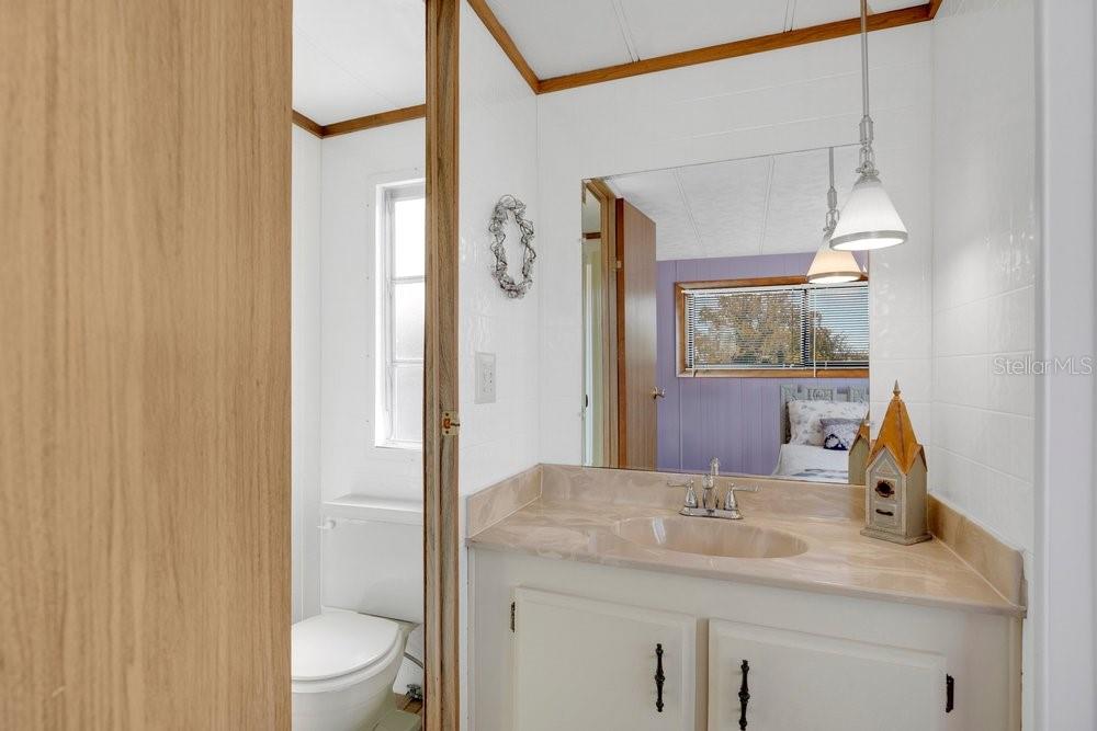 Image 18 of 43 For 6 Florence Boulevard