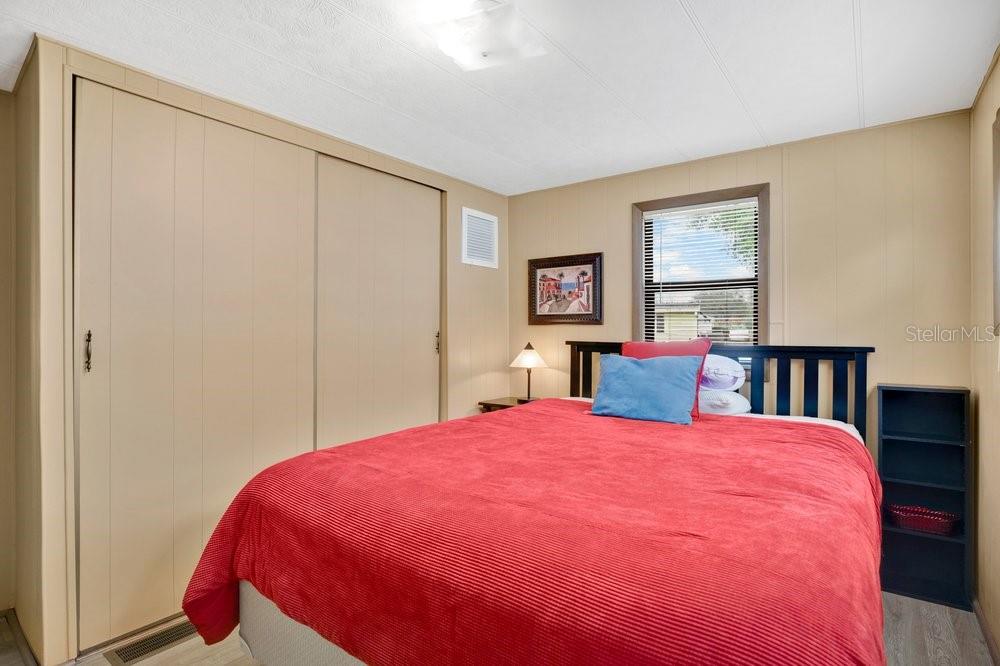 Image 21 of 43 For 6 Florence Boulevard